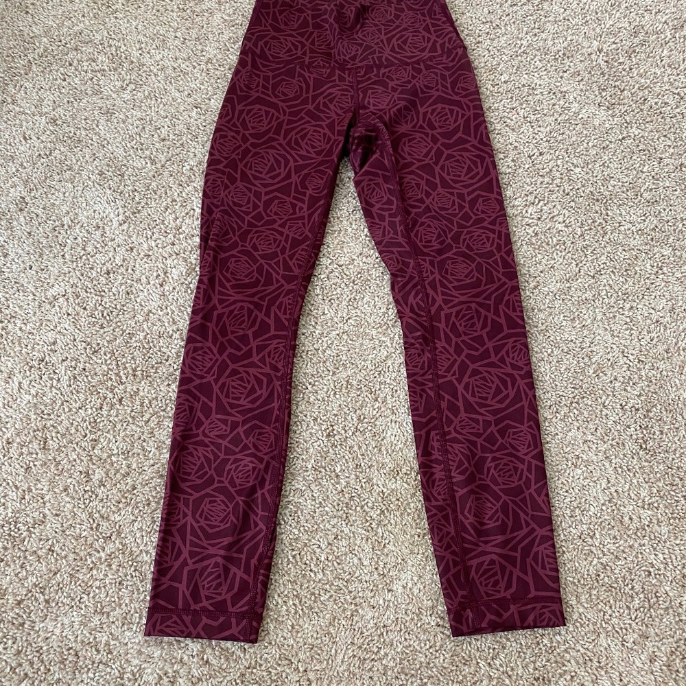 Lululemon 25" Leggings - Graphic Roses - Burgundy